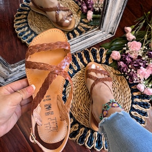 Huarache Sandal ~ All Sizes Boho- Hippie Vintage ~ Mexican Style ~ Colorful Leather ~ Mexican Huaraches ~ Mexican Sandals