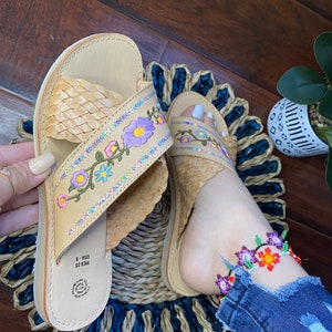Huarache Sandal ~ All Sizes Boho- Hippie Vintage ~ Mexican Style ~ Colorful Leather ~ Mexican Huaraches