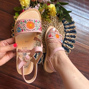 Huarache Sandal ~ All Sizes Boho- Hippie Vintage ~ Mexican Style ~ Colorful Leather ~ Mexican Huaraches