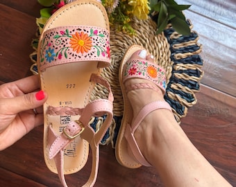 Huarache Sandal ~ All Sizes Boho- Hippie Vintage ~ Mexican Style ~ Colorful Leather ~ Mexican Huaraches