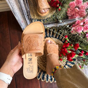 Huarache Sandal ~ All Sizes Boho- Hippie Vintage ~ Mexican Style ~ Colorful Leather ~ Mexican Huaraches