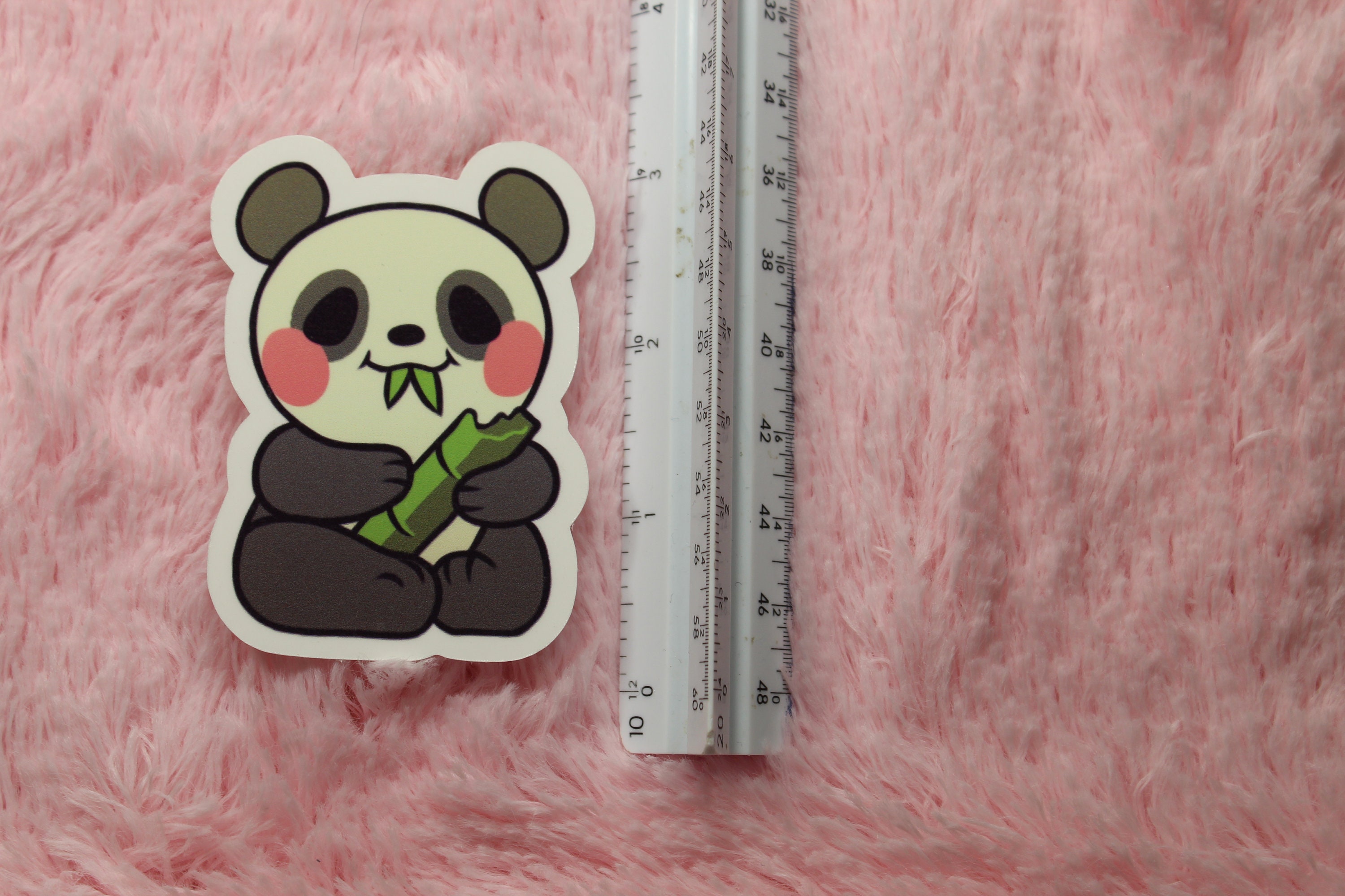 Lindo oso panda comiendo un poco de bambú sabroso. Super adorable Kawaii oso  amigo-para portátil, planificador, funda de teléfono, diario -  España