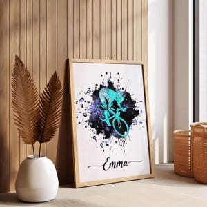 Personlig cykelposter – Illustration av en ung cyklist i aktion, originell presentidé Turquoise Violet