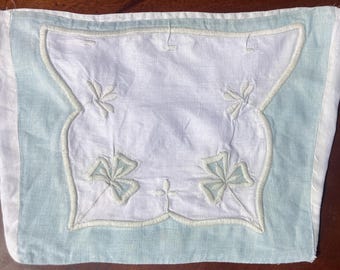 Vintage Irish green and white linen pouch, pocket with shamrock, clover embroidery