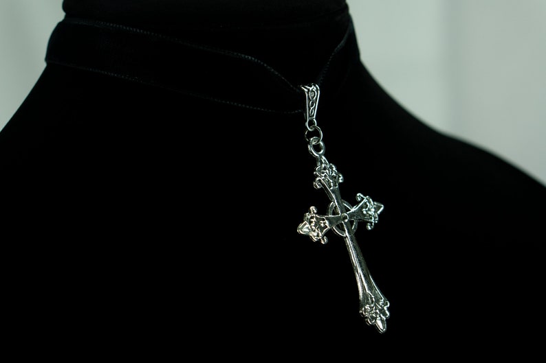 Size Silver Gothic Cross Small 30cm+ Black Velvet Choker