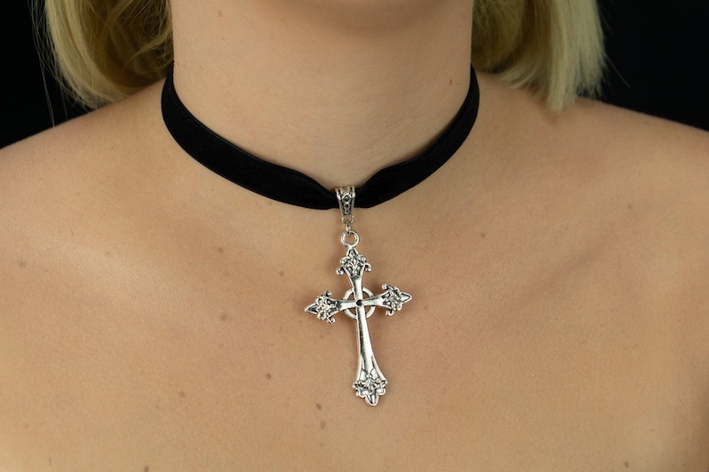 Size Silver Gothic Cross Small 30cm+ Black Velvet Choker
