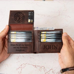 Cartera personalizada para hombre, regalo de aniversario para esposo, billetera de cuero triple, regalo de cumpleaños para novio, billetera con escritura a mano, regalo de Navidad para papá.