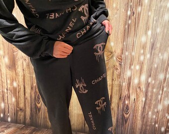 chanel logo sweatpants