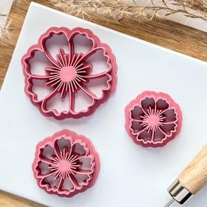 Flower Clay Cutter: Scalloped Edge, Imprint Detail, Poppy Earring Tool