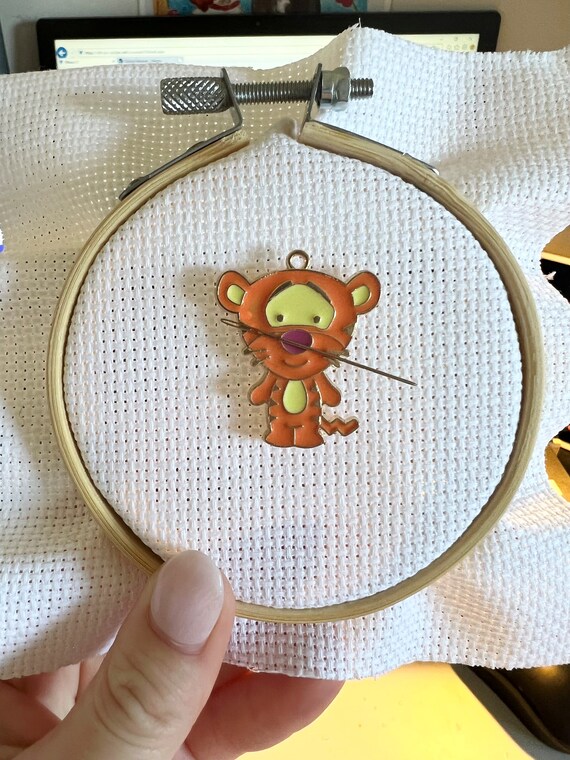 Pooh Needle Minder 