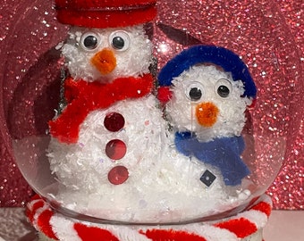 Snowman Family Snow Globe, Snowman Decor, Snow Globe, Winter Decor, Personalized Snow family gift, family snow globe