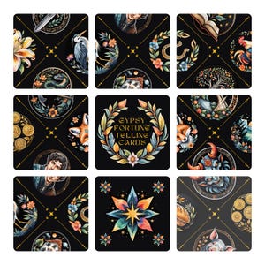 Puede incluir: Un conjunto de nueve cartas de tarot cuadradas con un fondo negro e ilustraciones en acuarela. Las cartas presentan imágenes de un lirio, una garza, una serpiente, un zorro, un gallo y una carta central con el texto "GYPSY FORTUNE TELLING CARDS".