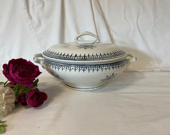 Antique ironware vegetable tureen "Primax" model from the French manufacturer of Saint Amand