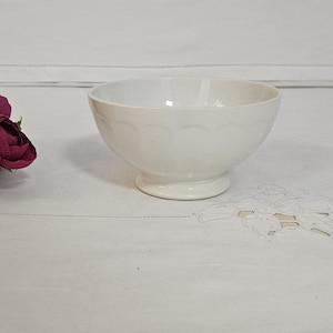 Antique iron earth bowl from the French manufacturer Moulin des Loups