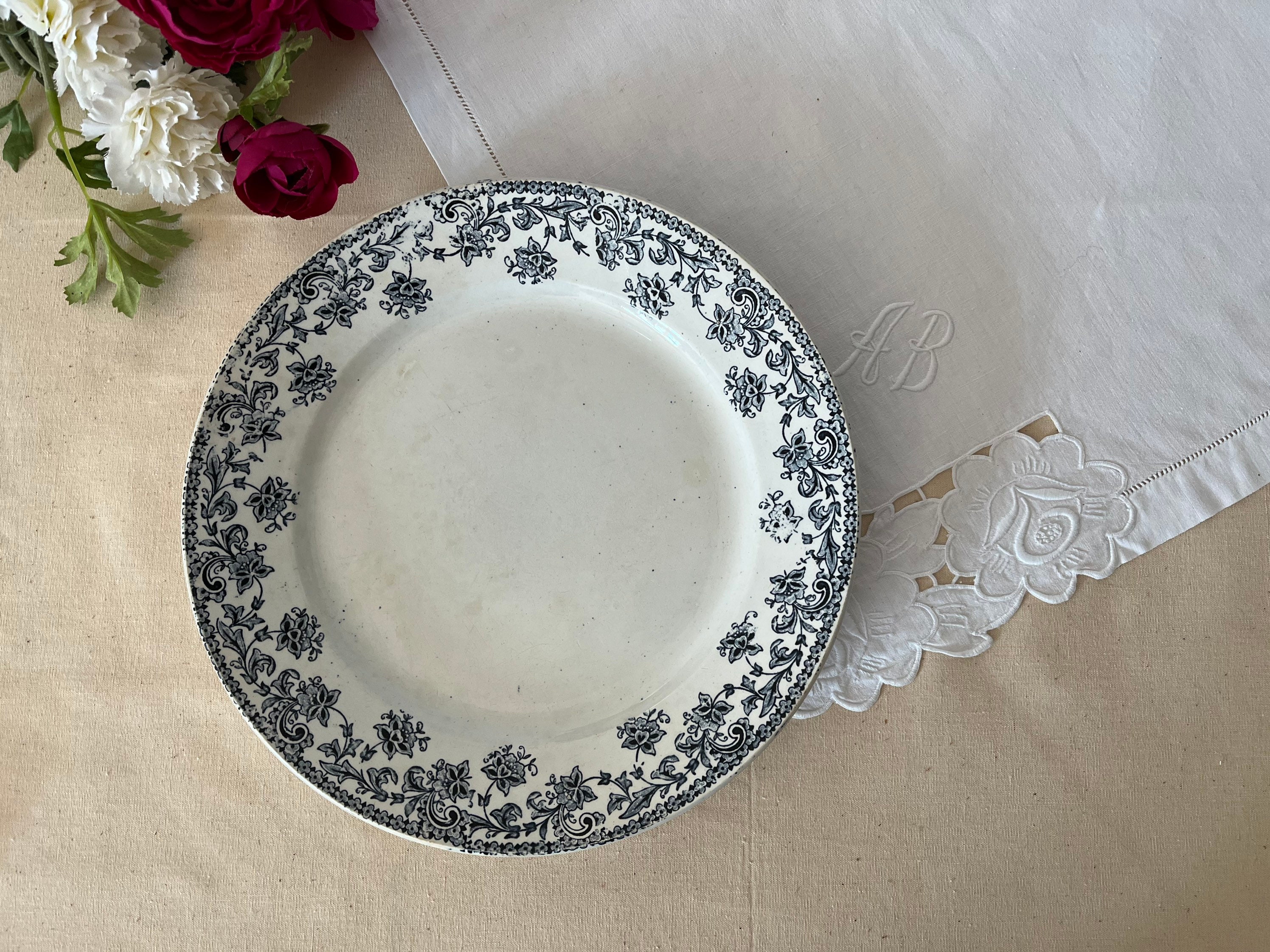 Plat de Service Rond Plat Ancien Terre Fer Modèle Jane La Manufacture Française Saint Amand