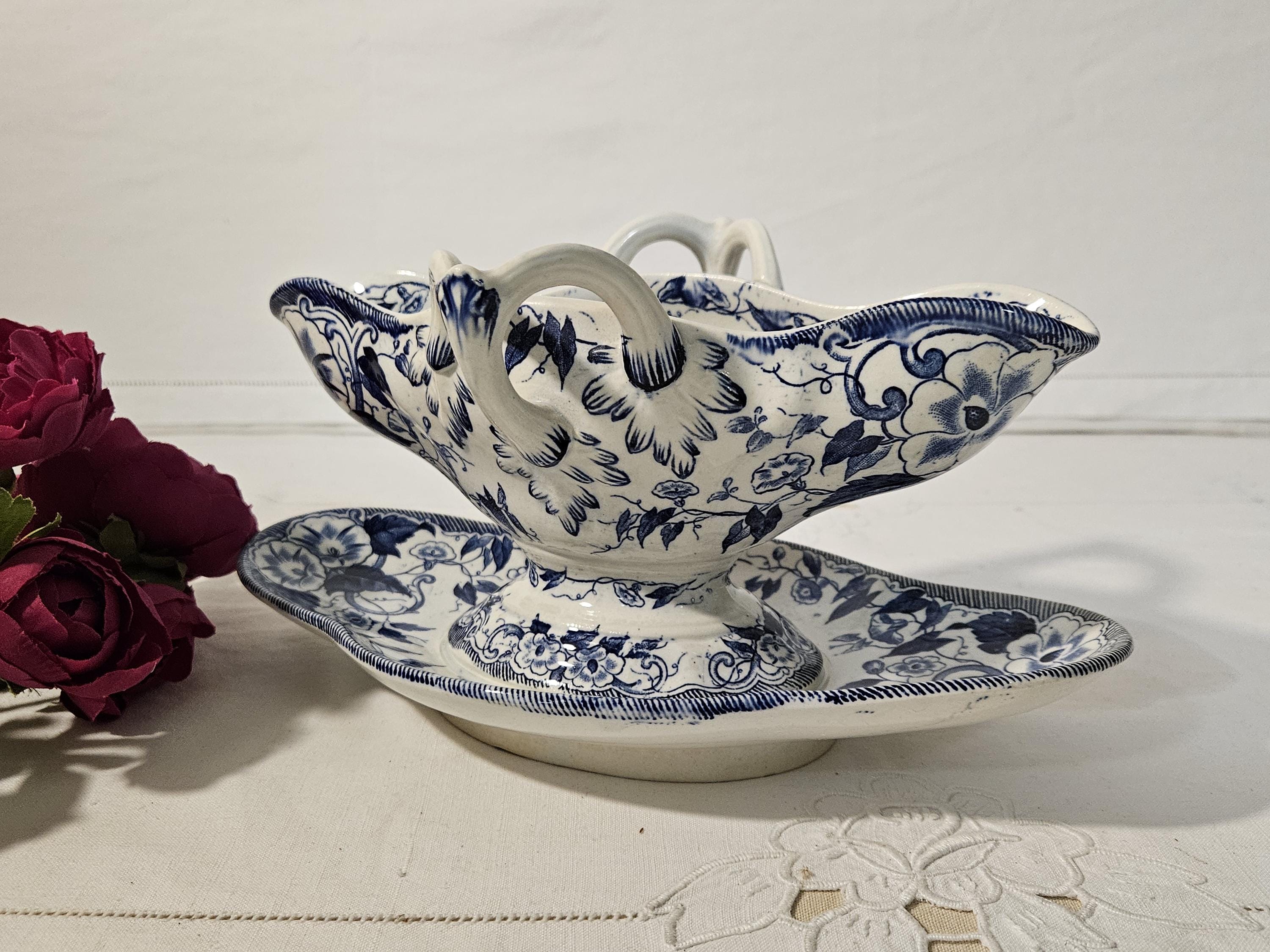 Old Iron Clay Sauce Boat Model 