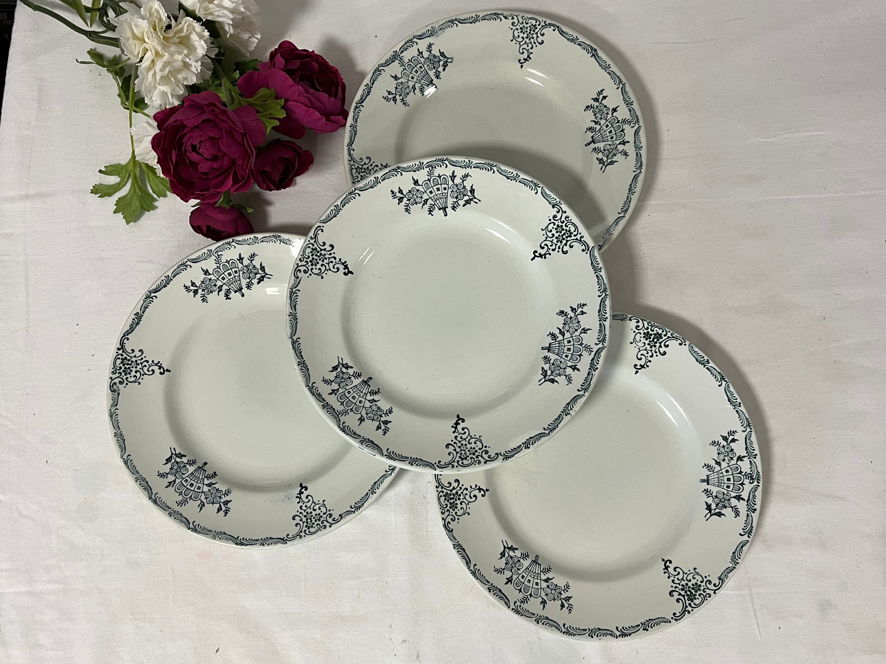 Assiettes Plates Anciennes X4 en Terre de Fer La Manufacture Francaise Saint Amand
