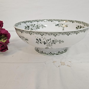 Antique ironware salad bowl, &quot;Modern-style&quot; model, from the French manufacturer Saint Amand