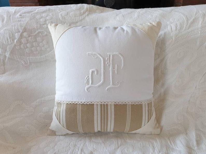 Coussin Ancien Brodé Home Made Upcycling Pièce Unique Made in France
