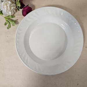 Antique round hollow serving dish in ironstone from the French manufacturer Boulenger Choisy le Roi