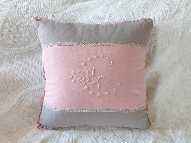 Coussin Ancien Brodé Home Made Upcycling Pièce Unique Made in France