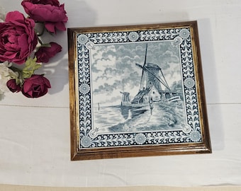 Salvamanteles antiguo de loza procedente de la fábrica francesa de Gien.