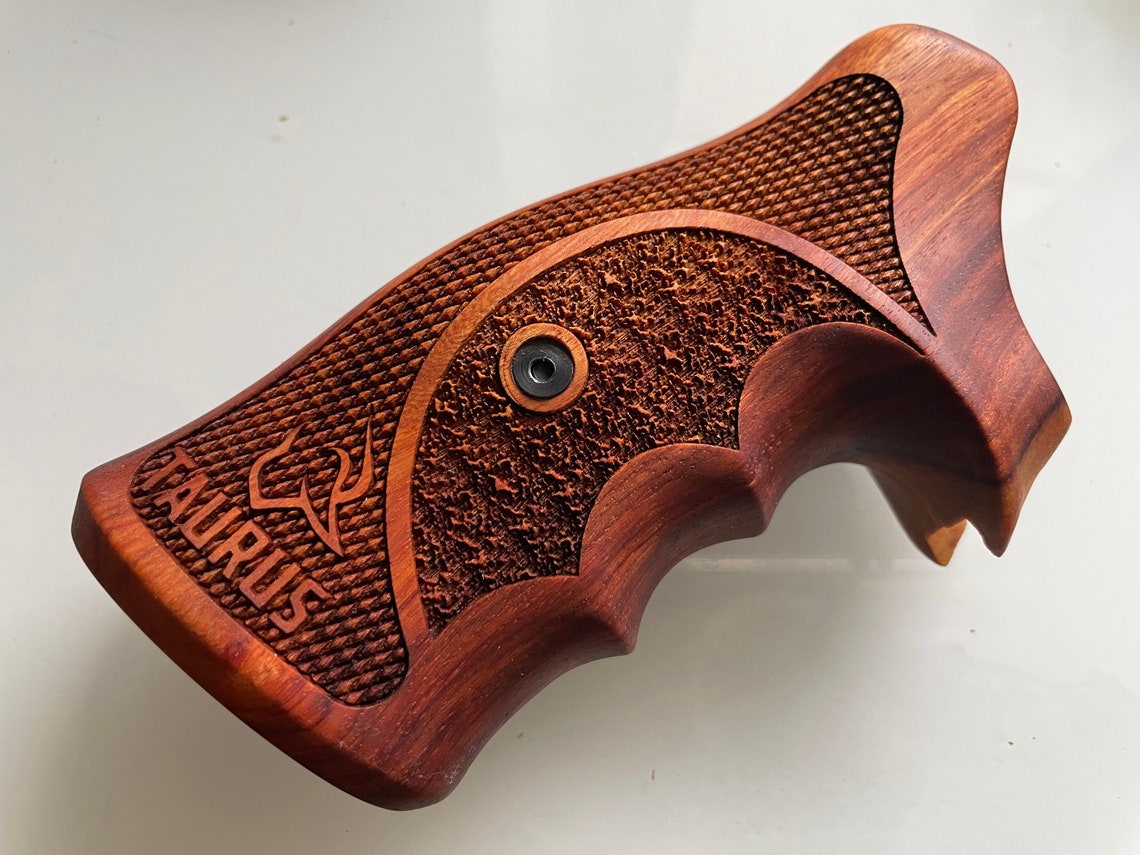 taurus wood grips