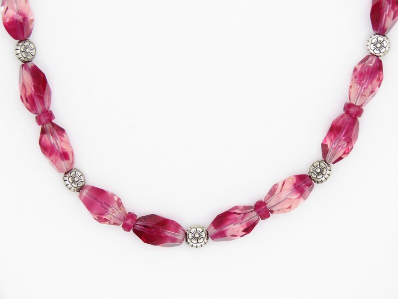 Pink glass /& silver flower beaded necklace