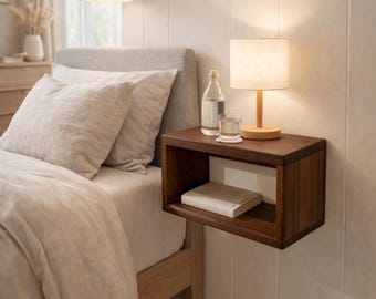 狭いスペースに最適なフローティングナイトスタンド – 細身のウォールナット製ベッドサイドシェルフ – 壁掛けテーブル – カナダ製ハンドメイド