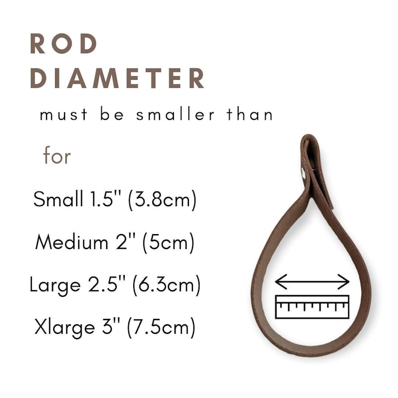 Op de afbeelding: Een bruin leren band met een metalen klinknagel. Het band is gelust om een handvat te vormen. Er is een liniaal naast het band getoond met markeringen in centimeters. De tekst luidt: "STANGDIAMETER moet kleiner zijn dan voor Klein 1,5" (3,8 cm) Medium 2" (5 cm) Groot 2,5" (6,3 cm) Extra groot 3" (7,5 cm)"