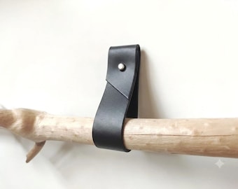 Leather Curtain Rod Holder, Wall Hanging Strap, Paddle Hanger, Textile Hanger, Macrame Hanger, Curtain Pole Bracket, Leather Loop, Oar Hooks