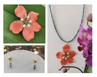 Natural flowers in bio-resin, Apatite, Pearls and Pyrite. Woman Jewelry
