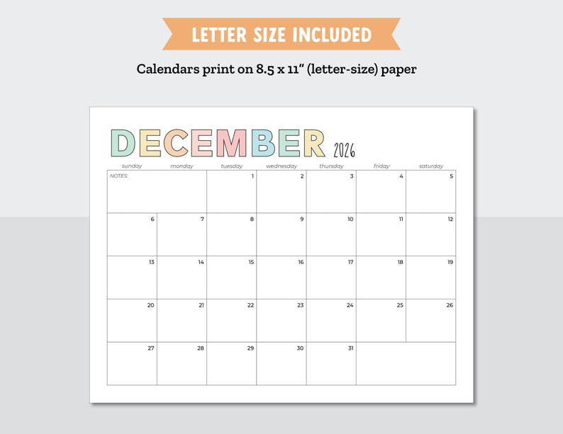 K&ouml;nnte beinhalten: Ein Dezember 2026 Kalender, gedruckt auf Papier im A4-Format (21,6 x 27,9 cm). Das Wort &bdquo;DEZEMBER&ldquo; ist in Pastellfarben gehalten. Das Kalendarium ist einfach mit Wochentagen oben und Daten in den Feldern.