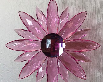 XL Light Pink Daisy Suncatcher..Flower..Sun Catcher..FREE SHIPPING..Yard Art..Garden Decor..Crystals..Sparkle