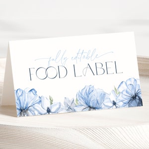 Stoffige blauwe vrijgezellenfeest voedseletiketsjabloon. Blauwe bloemen vrijgezellenfeest bewerkbaar voedseletiket aquarel blauwe gevouwen voedselkaart wilde bloemen, BF2