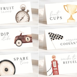 Sjabloon voor babyshower met etiketten voor raceauto's. Babyshower raceauto bewerkbaar voedseletiket vintage raceauto afdrukbare tentplaatskaarten jongens R9 R7
