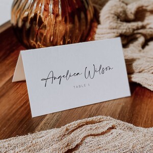 Plantillas elegantes para tarjetas de lugar de boda, tarjetas de lugar editables, tarjetas de nombre para mesas de boda, tarjetas de lugar minimalistas personalizadas para bodas - Chloe