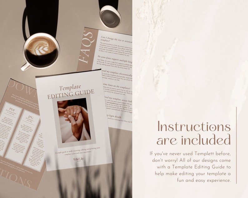 Op de afbeelding: Een gids voor het bewerken van sjablonen met de handen van een stel dat een ring vasthoudt. De gids ligt op een beige oppervlak met een kopje koffie en een schaduw. De tekst "Template Editing Guide" staat in bruine letters op een witte achtergrond. De tekst "Instructions are included" staat in bruine letters op een beige achtergrond. De tekst "If you've never used Templett before, don't worry! All of our designs come with a Template Editing Guide to help make editing your template a fun and easy experience." staat in bruine letters op een beige achtergrond.