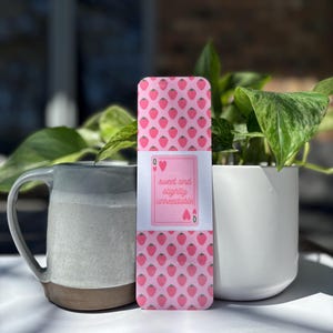 Einzigartiges Lesezeichen Erdbeere Lesejournal Geschenk Herzkönigin Erdbeerkönigin Süßes und leicht unleserliches niedliches rosa Lesezeichen