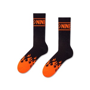 Flamme Schwarz Retro Socken | Skater Baumwollsocken | Weiche Crew Socke | Tennissocken Bunt | Sportsocken Lange | Casual Socke | ZOOKSY