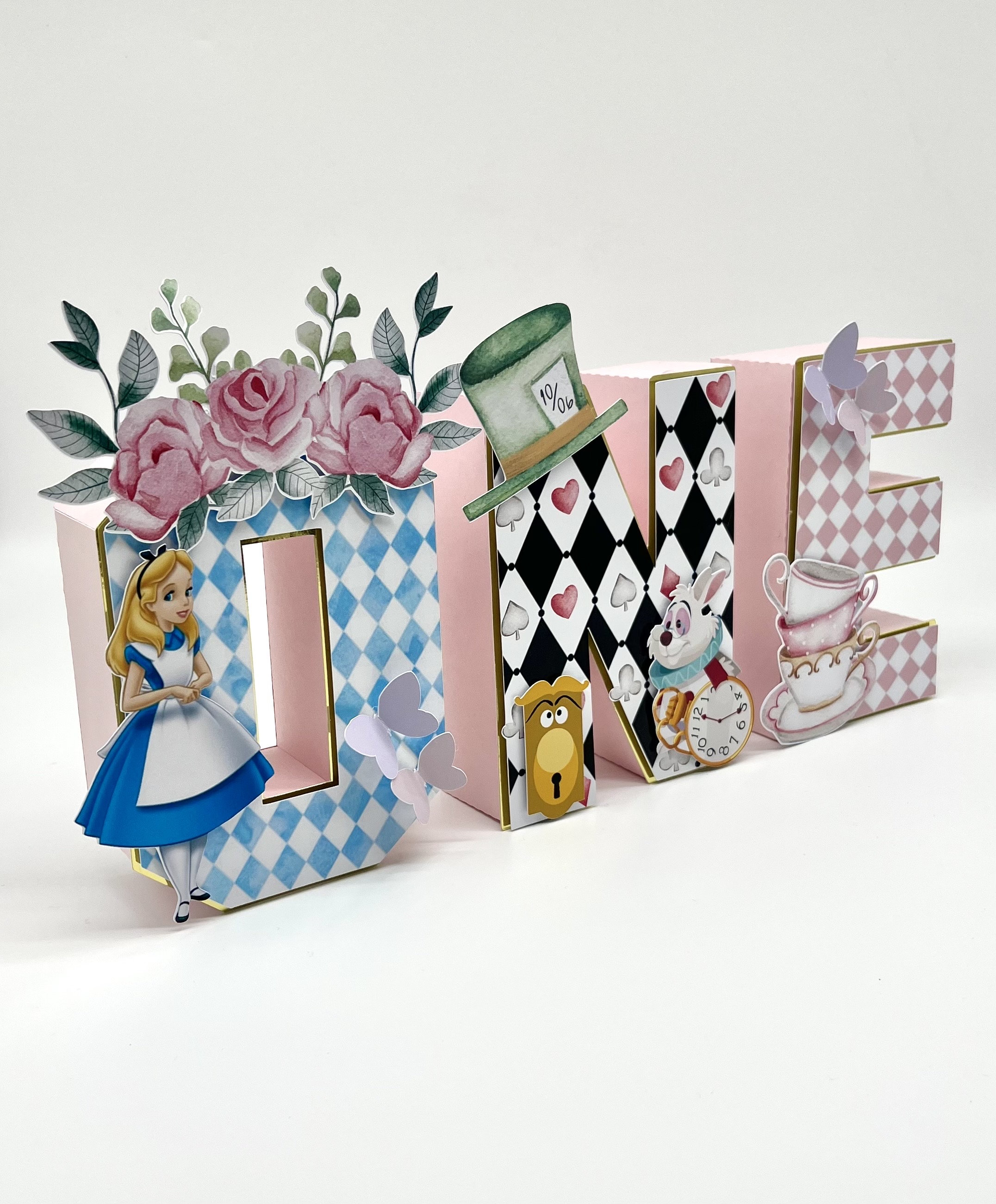 20+ Alice In Wonderland First Birthday Party Ideas And Gifts