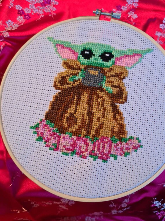 Star Wars Mandolorian Baby Yoda Grogu Flowers Geek Etsy Star Wars Mandolorian Baby Yoda Grogu Flowers Geek Etsy