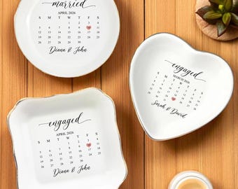 Custom Wedding Date Ring Dish, Personalized Calendar Jewelry Dish, Engagement Gift for Couples, Newlywed Keepsake, Anniversary Gift