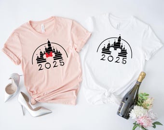Camiseta familiar Disney 2025, camiseta de vacaciones Disney, Mickey Mouse con castillo retro, camiseta de Disneyworld, camiseta de Disneyland, camiseta de regalo de Magic Kingdom