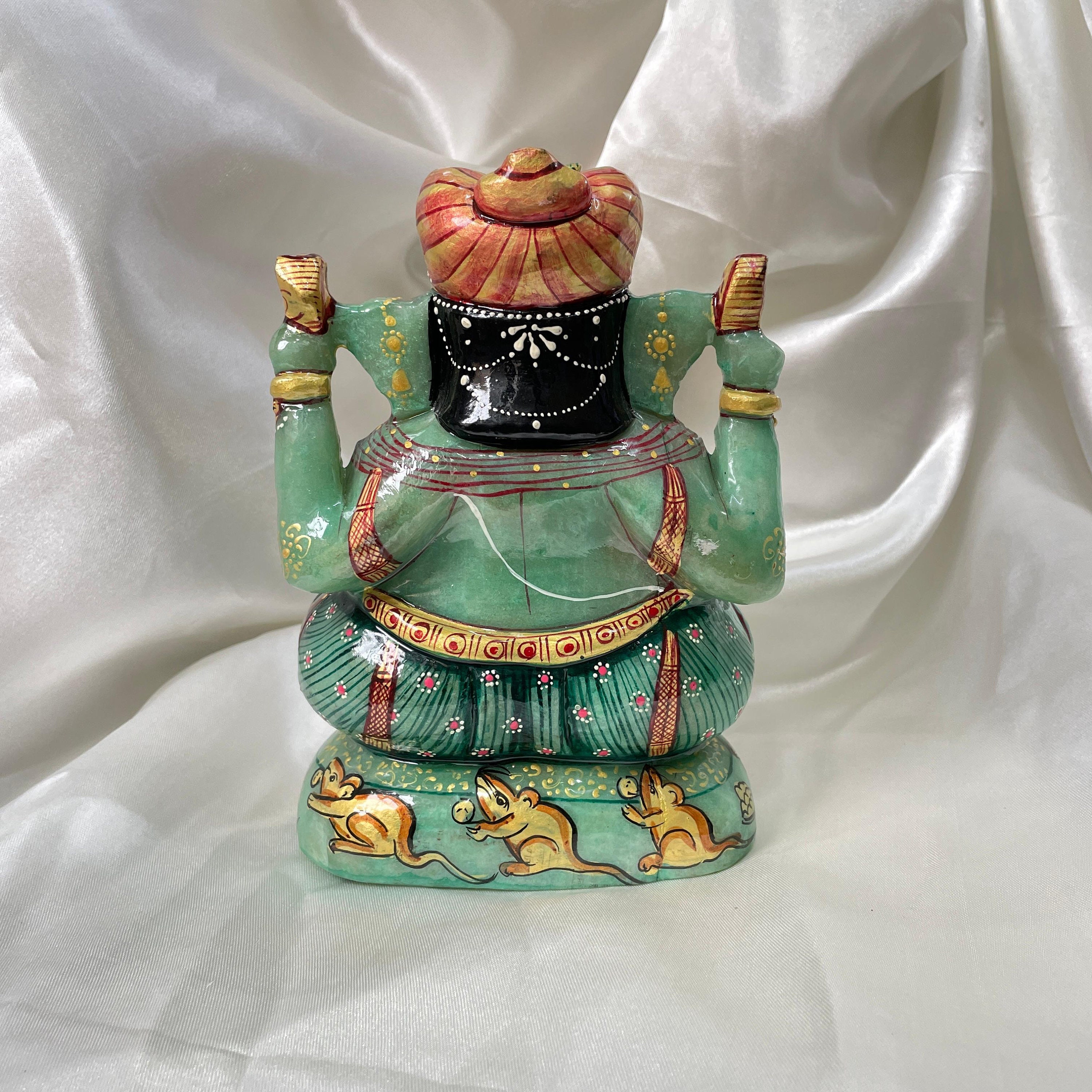 ギフト、ホームデコレーション、プージャルームに最適な7インチの