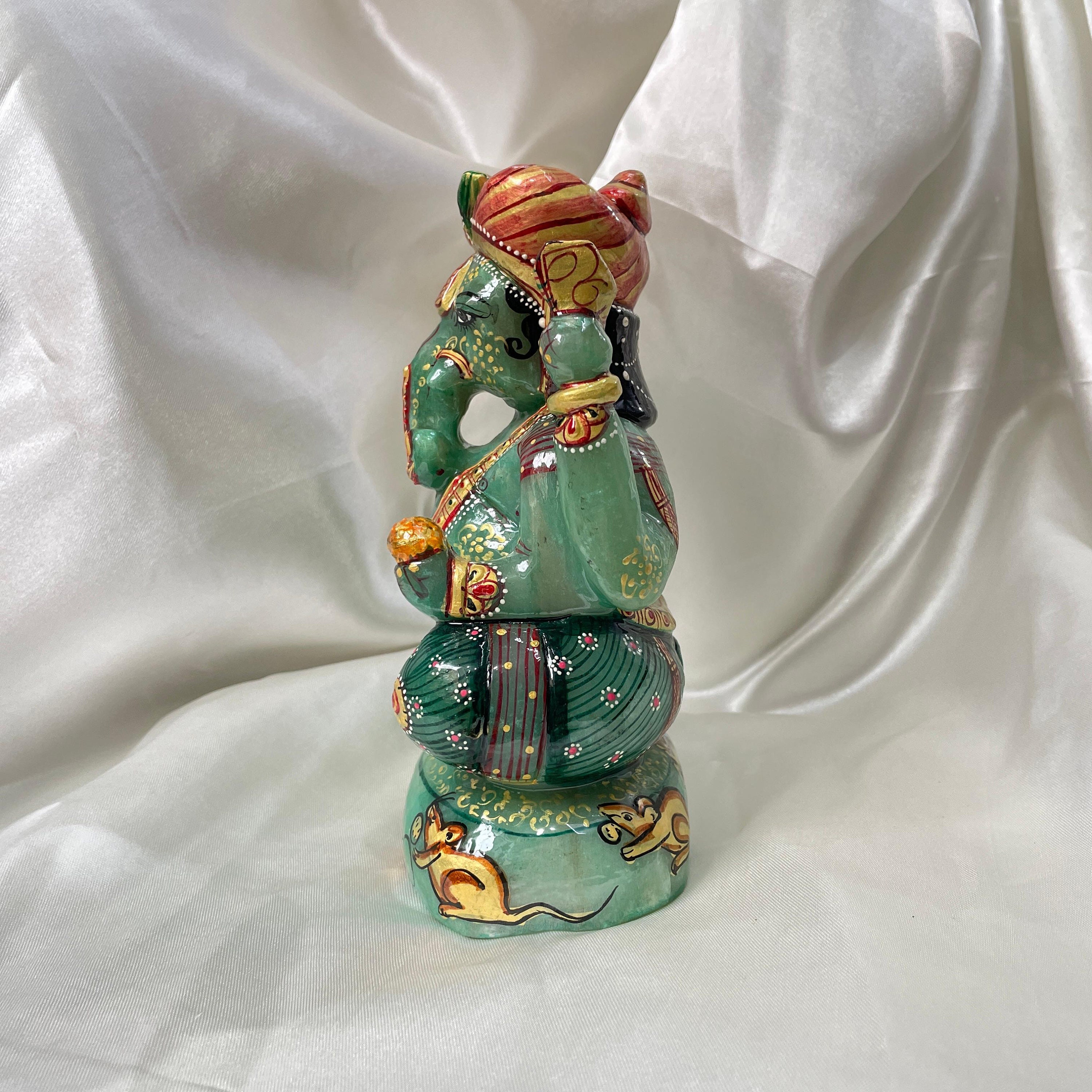 ギフト、ホームデコレーション、プージャルームに最適な7インチの