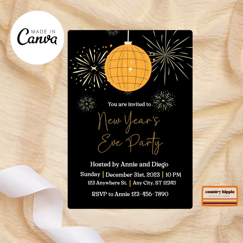 Puede incluir: Invitaci&oacute;n a una fiesta de Nochevieja en negro y dorado con una bola de discoteca y fuegos artificiales. La invitaci&oacute;n incluye el texto "You are invited to New Year's Eve Party", "Hosted by Annie and Diego", "Sunday | December 31st, 2023 | 10 PM", "123 Anywhere St. | Any City. ST 12345", y "RSVP to Annie 123-456-7890".