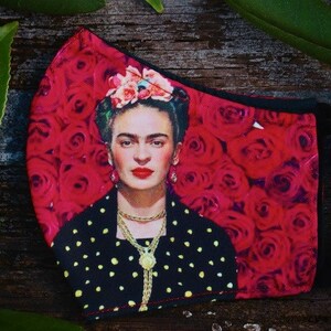 Frida Loves Roses Mask