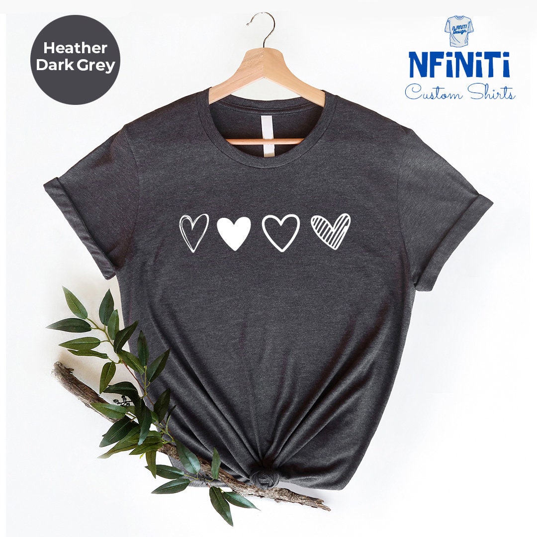 Discover Süßes Valentintags Chibi Lieben Classic T-Shirt