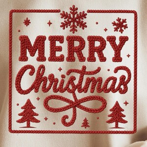 Könnte beinhalten: Cremefarbenes Sweatshirt mit einem roten, gestickten Design mit der Aufschrift "MERRY Christmas" in einem quadratischen Rahmen. Das Design umfasst einen Schneeflocke, Sterne und Weihnachtsbäume. Eine Person hält eine Tasse.